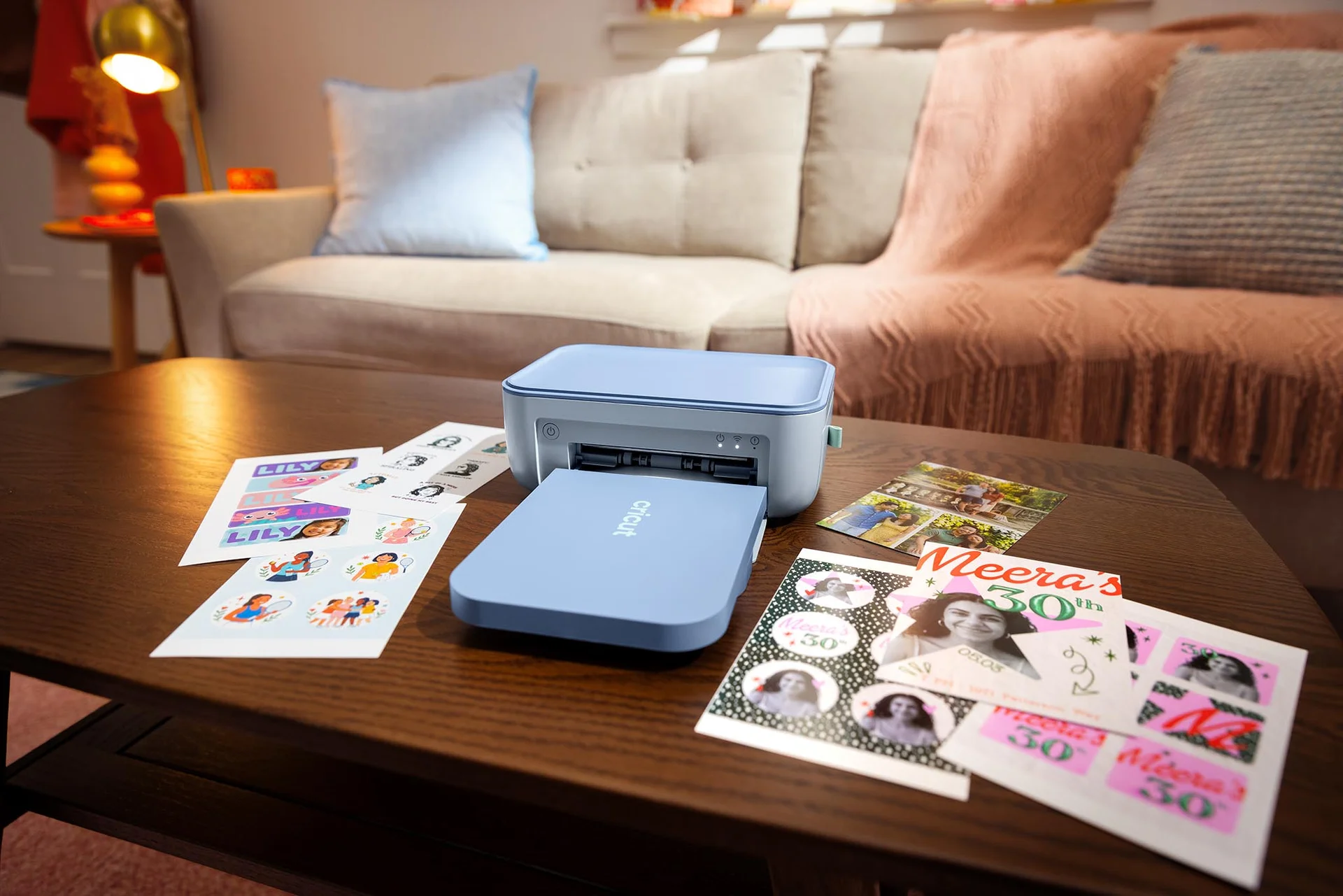 Cricut StickerPix Print 与预切贴纸页和照片打印