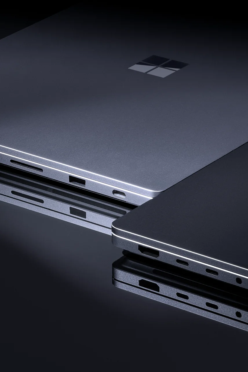 微软官方Surface Laptop Ultra图片，展示接口布局。图片：Microsoft。